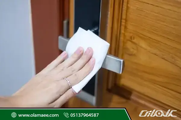 تمیز کردن دستگیره دیجیتال